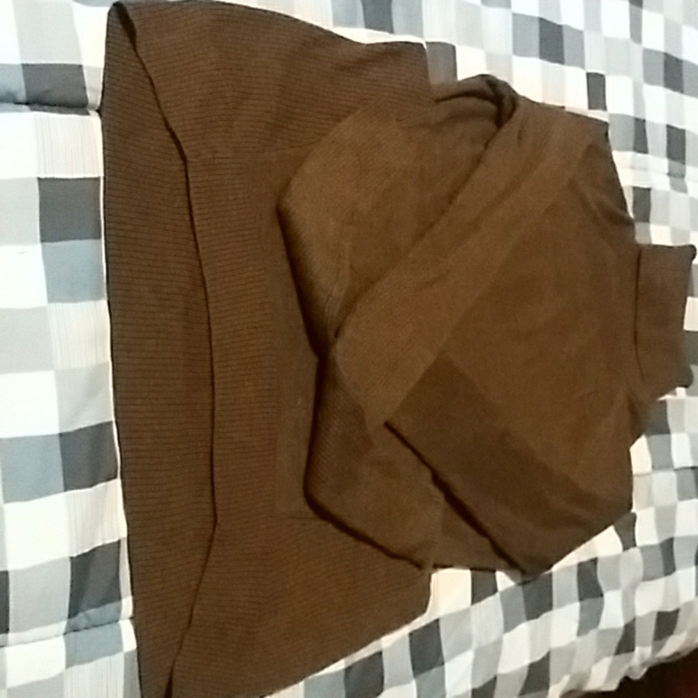Top - Picture 2 of 2